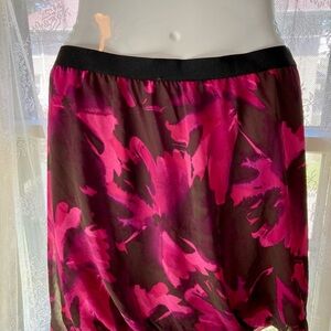 Loft Pink and Black Floral mini Skirt Large Excellent cond!